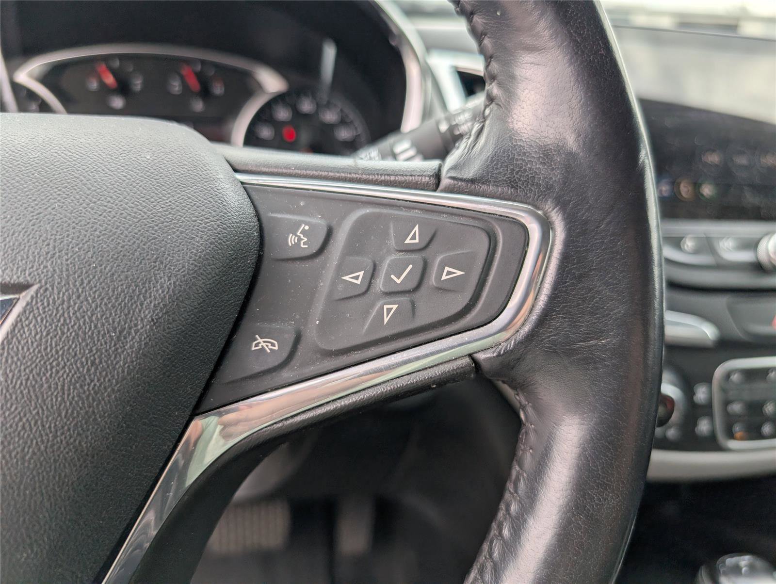 Used 2020 Chevrolet Equinox Premier image 25