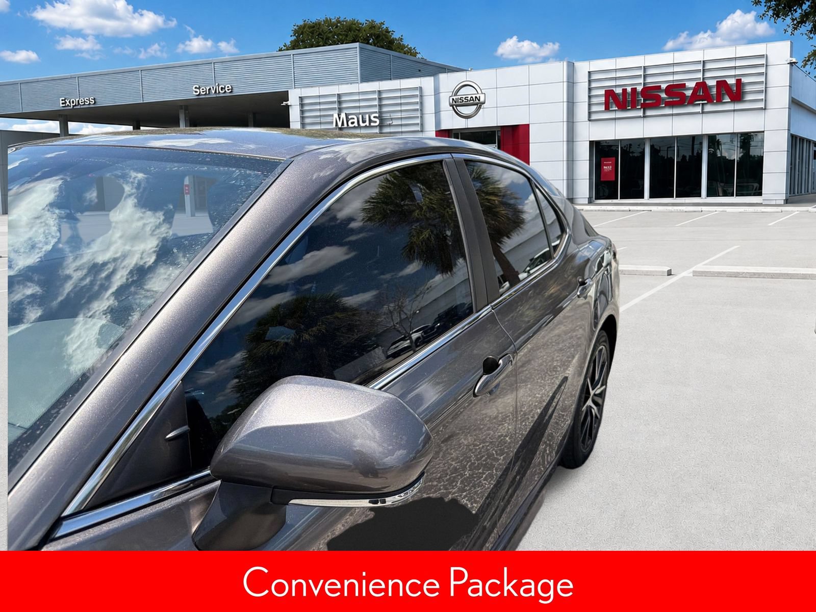 Used 2022 Toyota Camry SE w/ Convenience Package FWD image 13