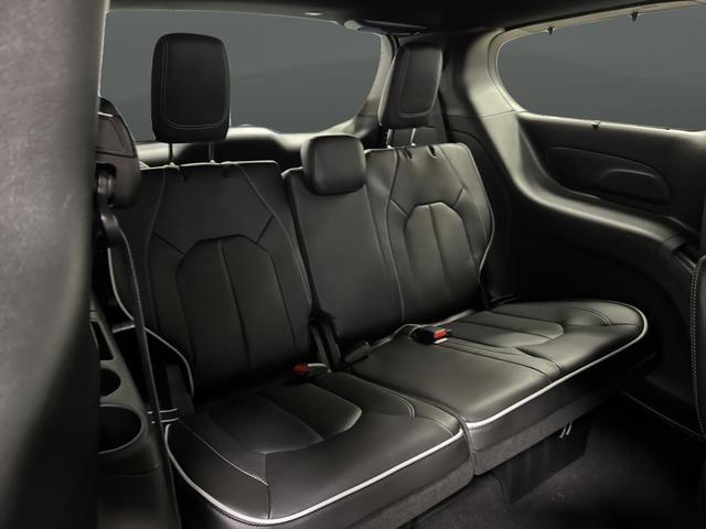 New 2026 Chrysler Pacifica Limited w/ Uconnect Theater Family Group image 33