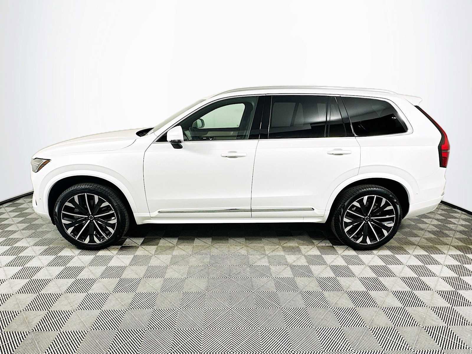 New 2026 Volvo XC90 B5 Plus image 4