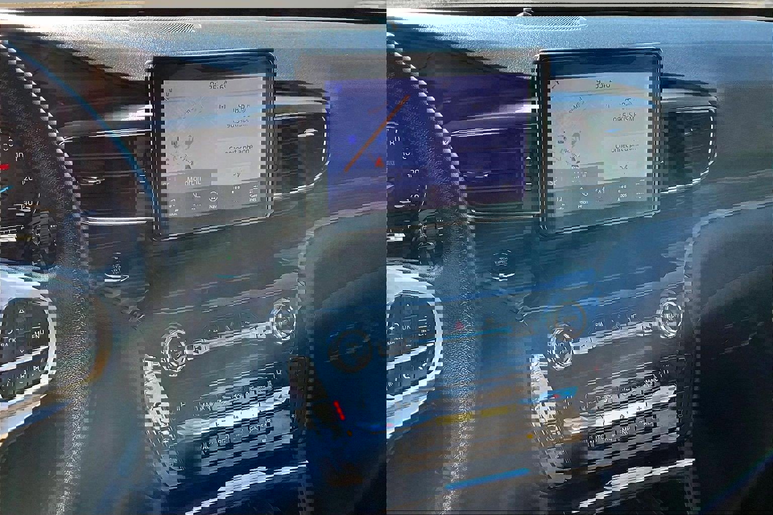 Used 2021 Ford Explorer Limited image 6