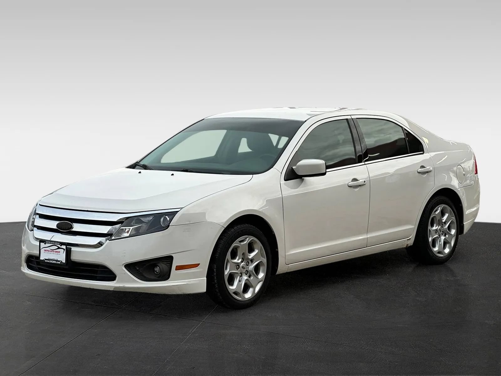 Used 2010 Ford Fusion SE FWD image 3
