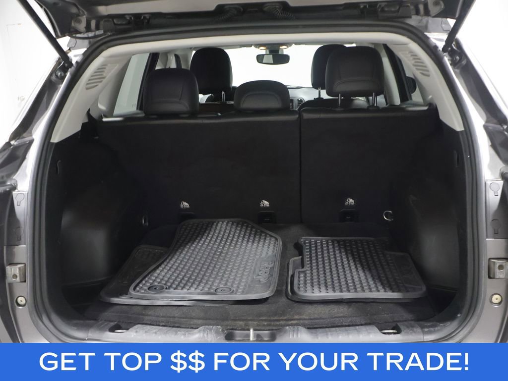 Used 2018 Jeep Compass Latitude w/ Cold Weather Group AWD/4WD image 4