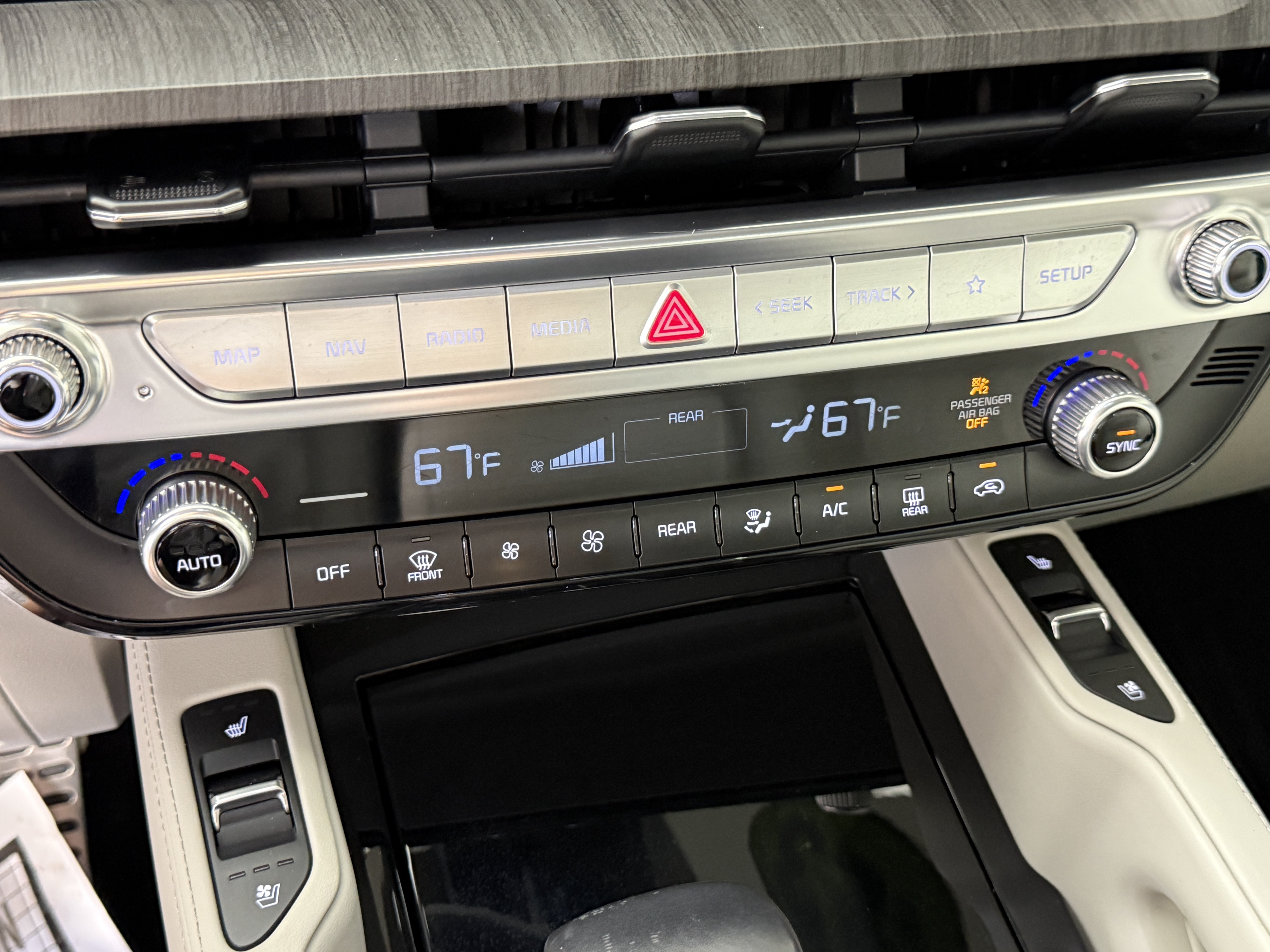Used 2023 Kia Telluride SX FWD image 22