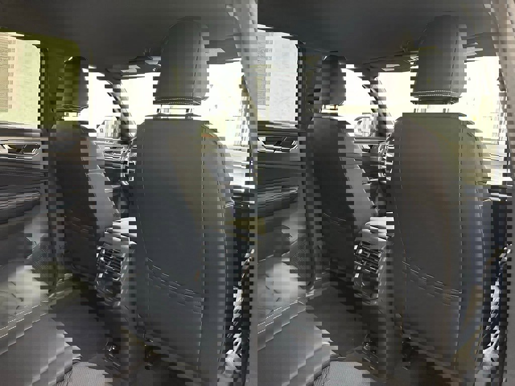 Used 2025 Volkswagen Atlas Cross Sport SE image 58