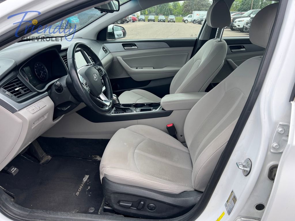 Used 2019 Hyundai Sonata SEL FWD image 2