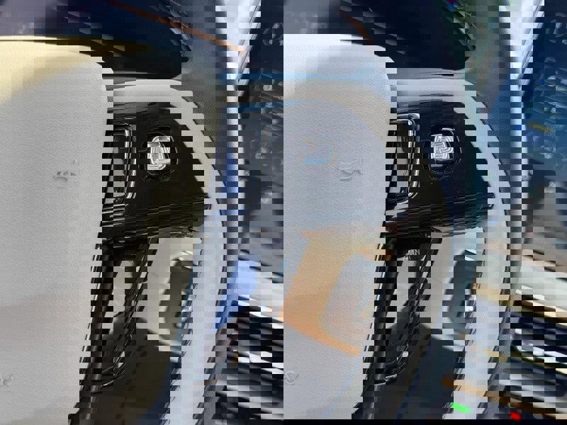 Used 2025 Lincoln Corsair FWD image 18