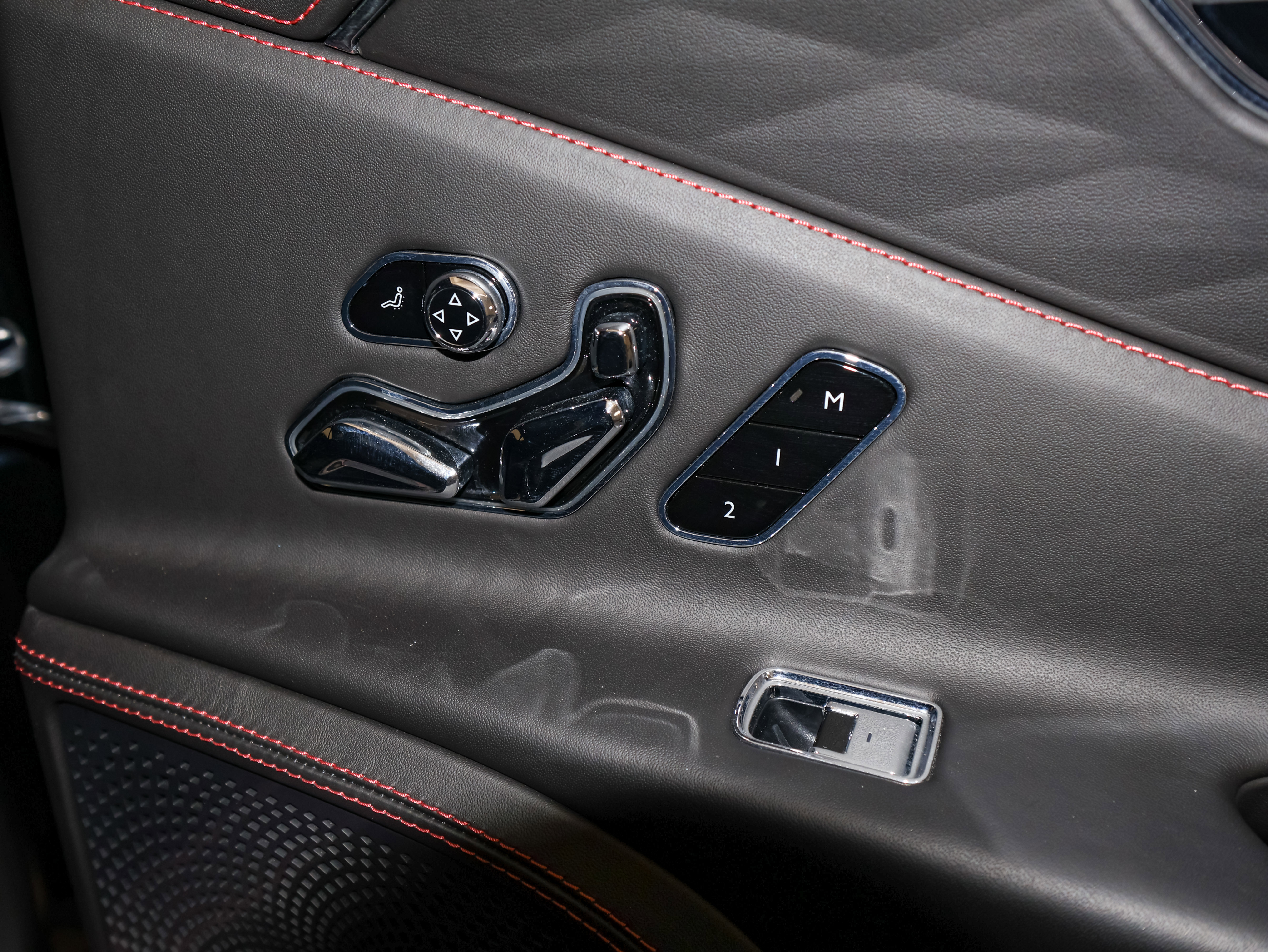 Used 2022 Bentley Flying Spur V8 image 64