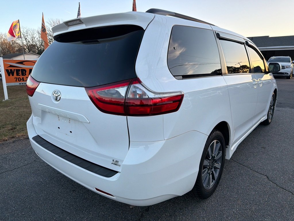 Used 2020 Toyota Sienna LE image 8