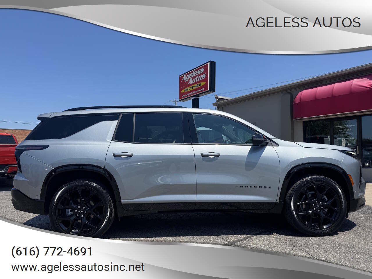 Used 2026 Chevrolet Traverse RS AWD/4WD image 1