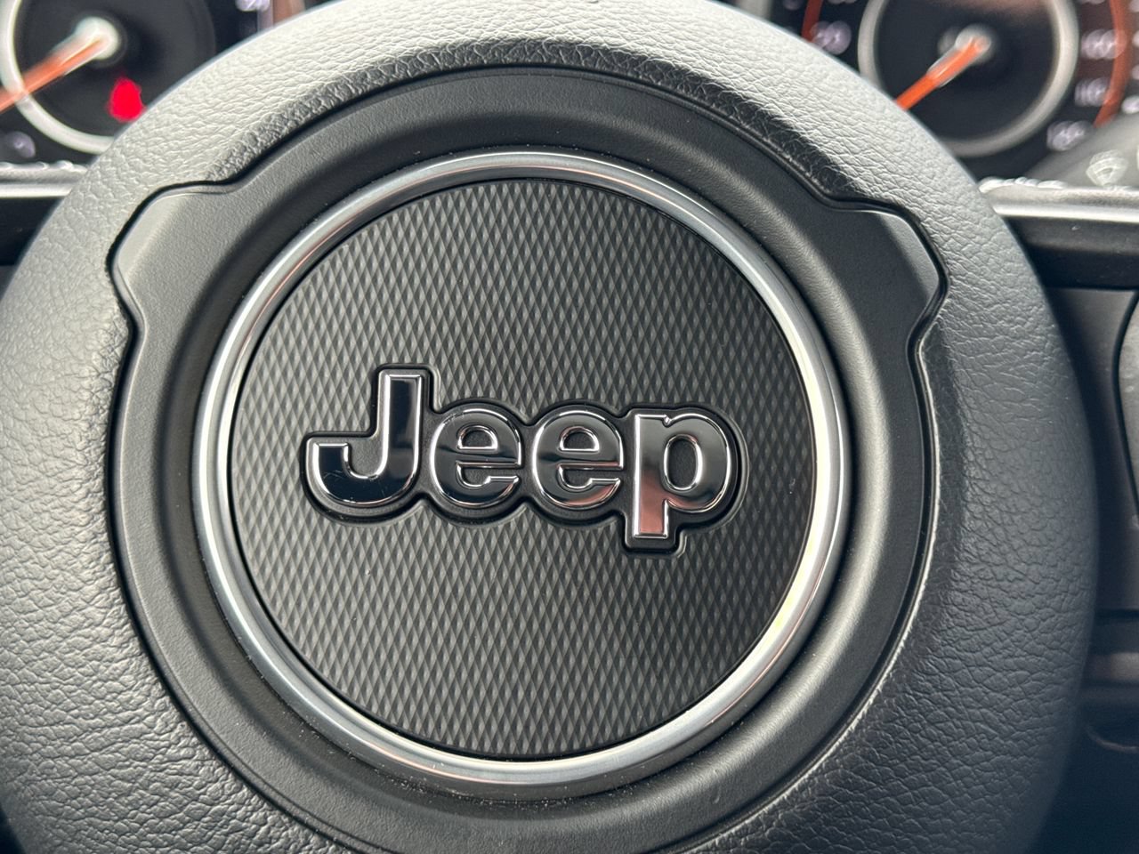Used 2025 Jeep Wrangler Unlimited Rubicon AWD/4WD image 27