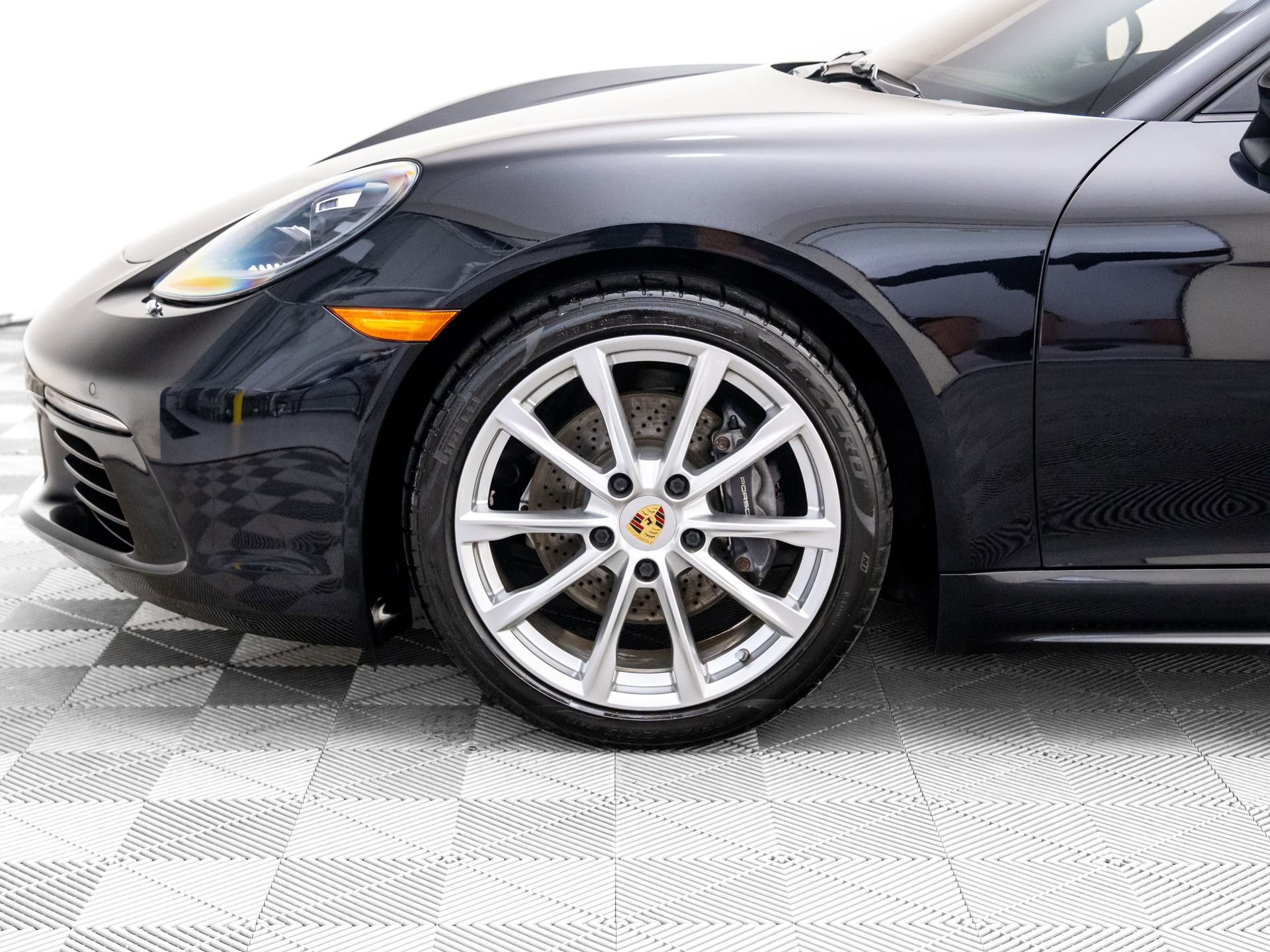 Used 2017 Porsche 718 Boxster image 34