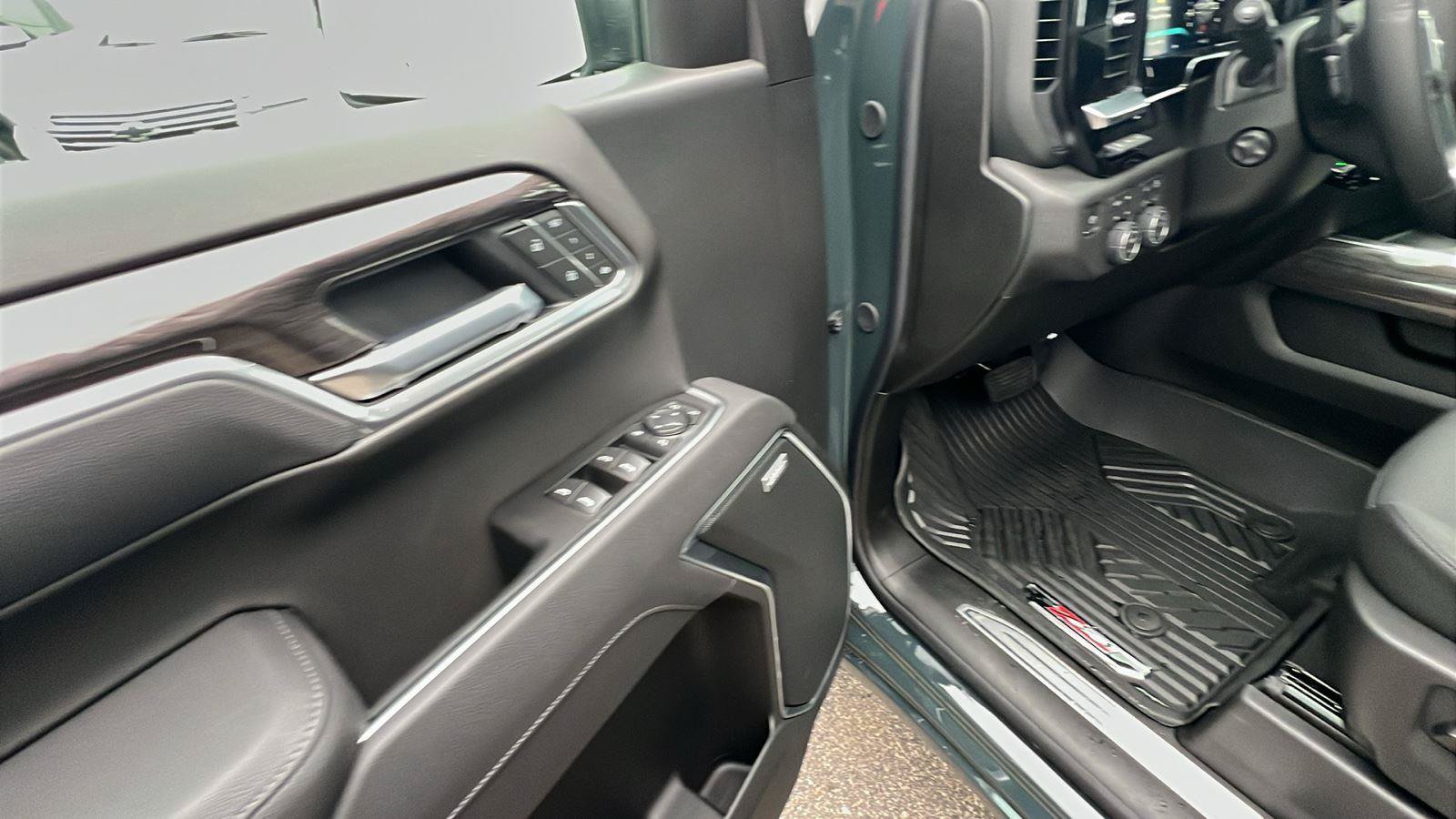 New 2026 Chevrolet Silverado 1500 LTZ AWD/4WD image 12