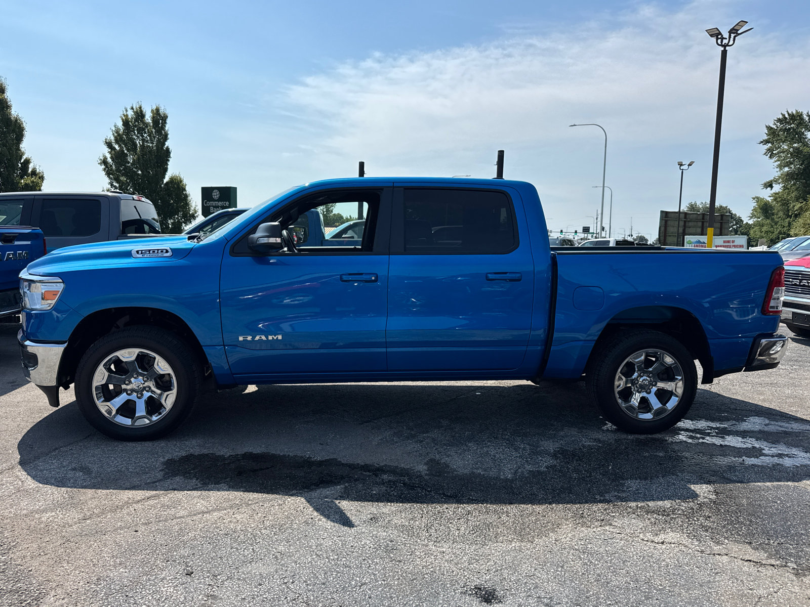 Used 2022 RAM 1500 Big Horn AWD/4WD image 3
