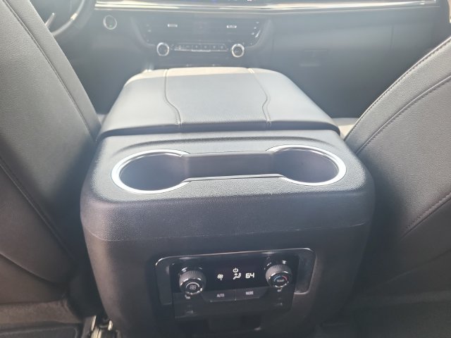 Used 2025 Chevrolet Suburban Premier w/ Sun And Tow Package AWD/4WD image 21