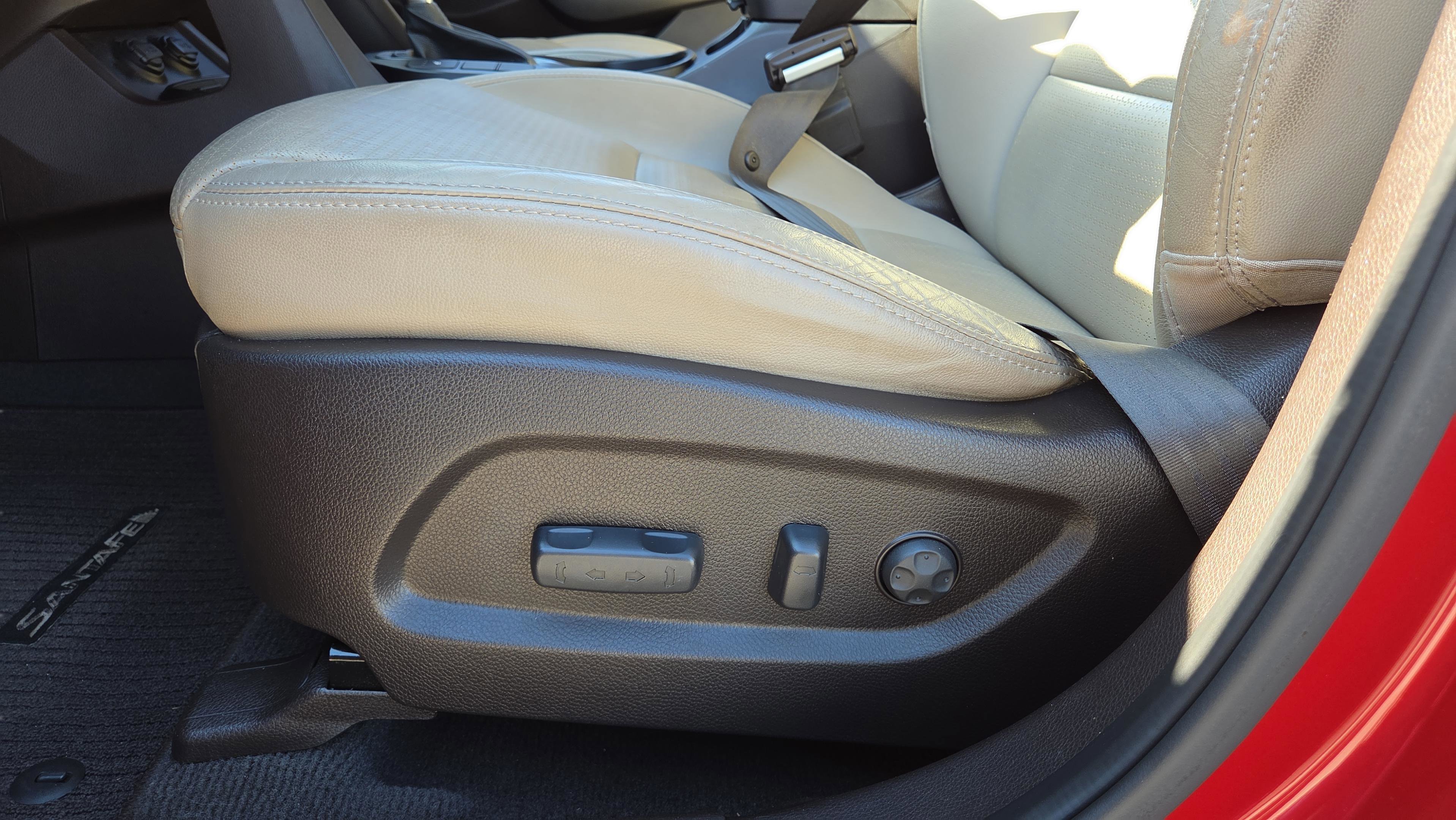 Used 2014 Hyundai Santa Fe GLS image 47