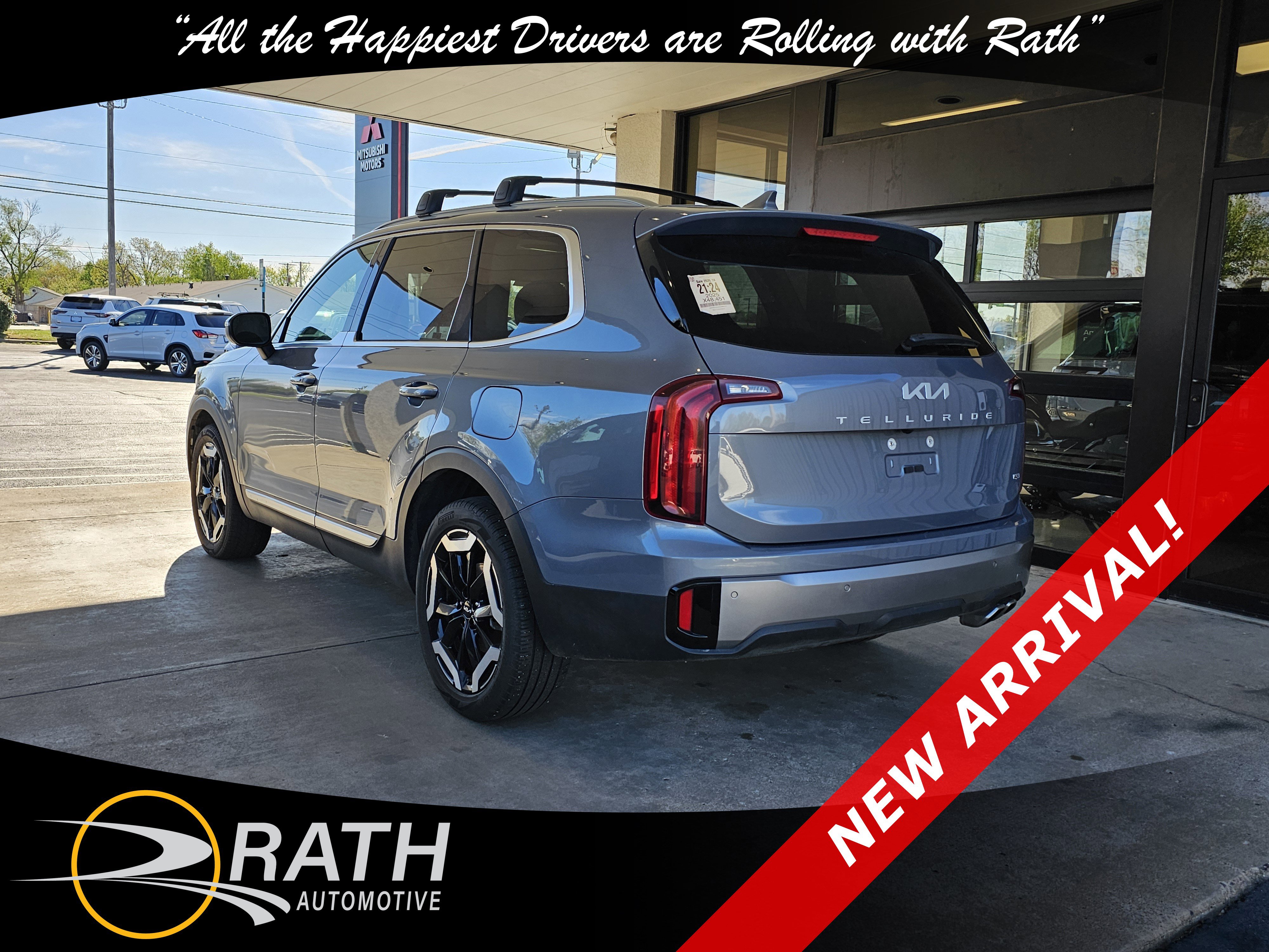 Used 2025 Kia Telluride S image 4