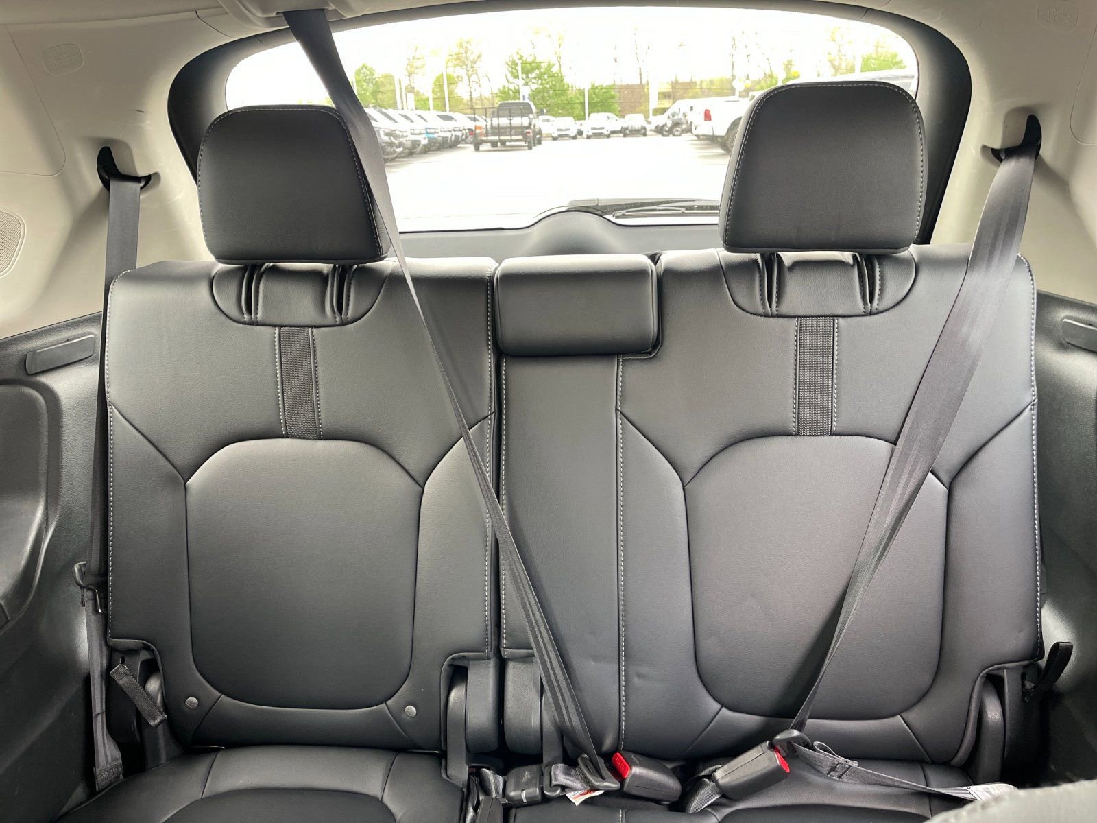 Used 2025 Honda Pilot Touring image 17