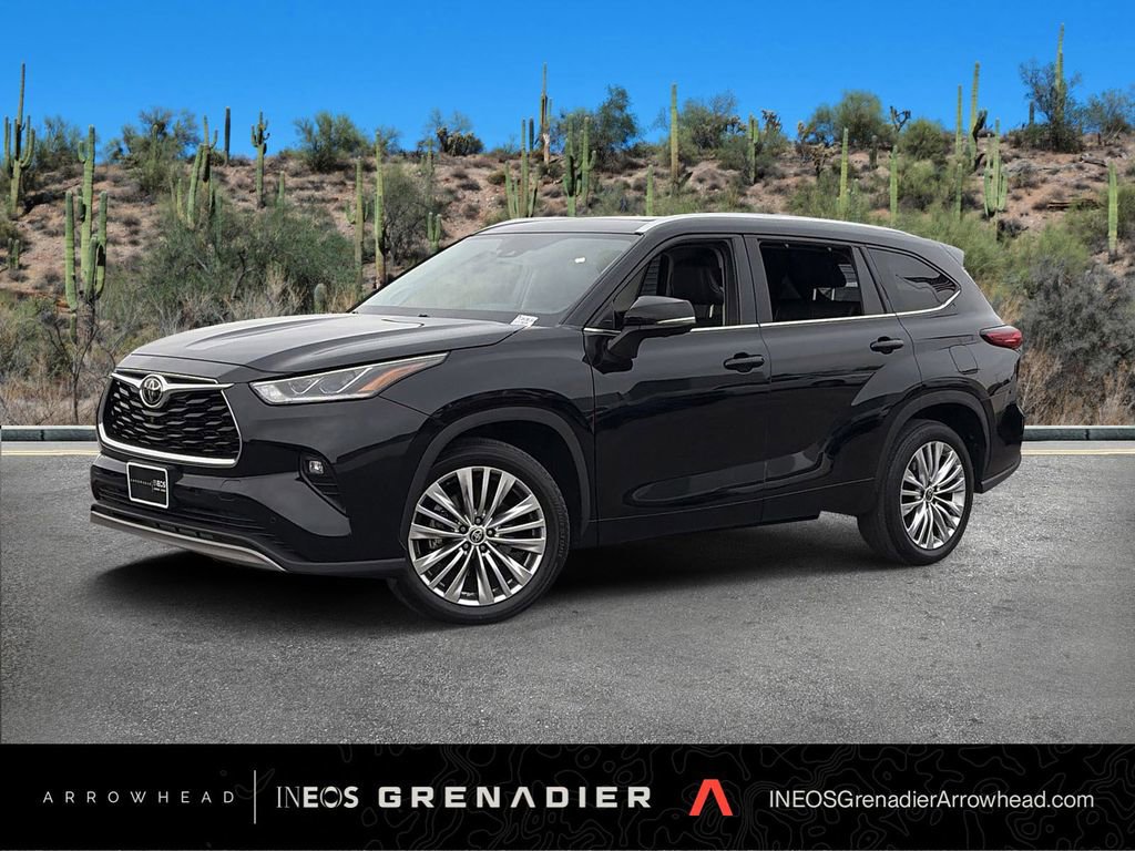 Used 2023 Toyota Highlander Platinum FWD image 1