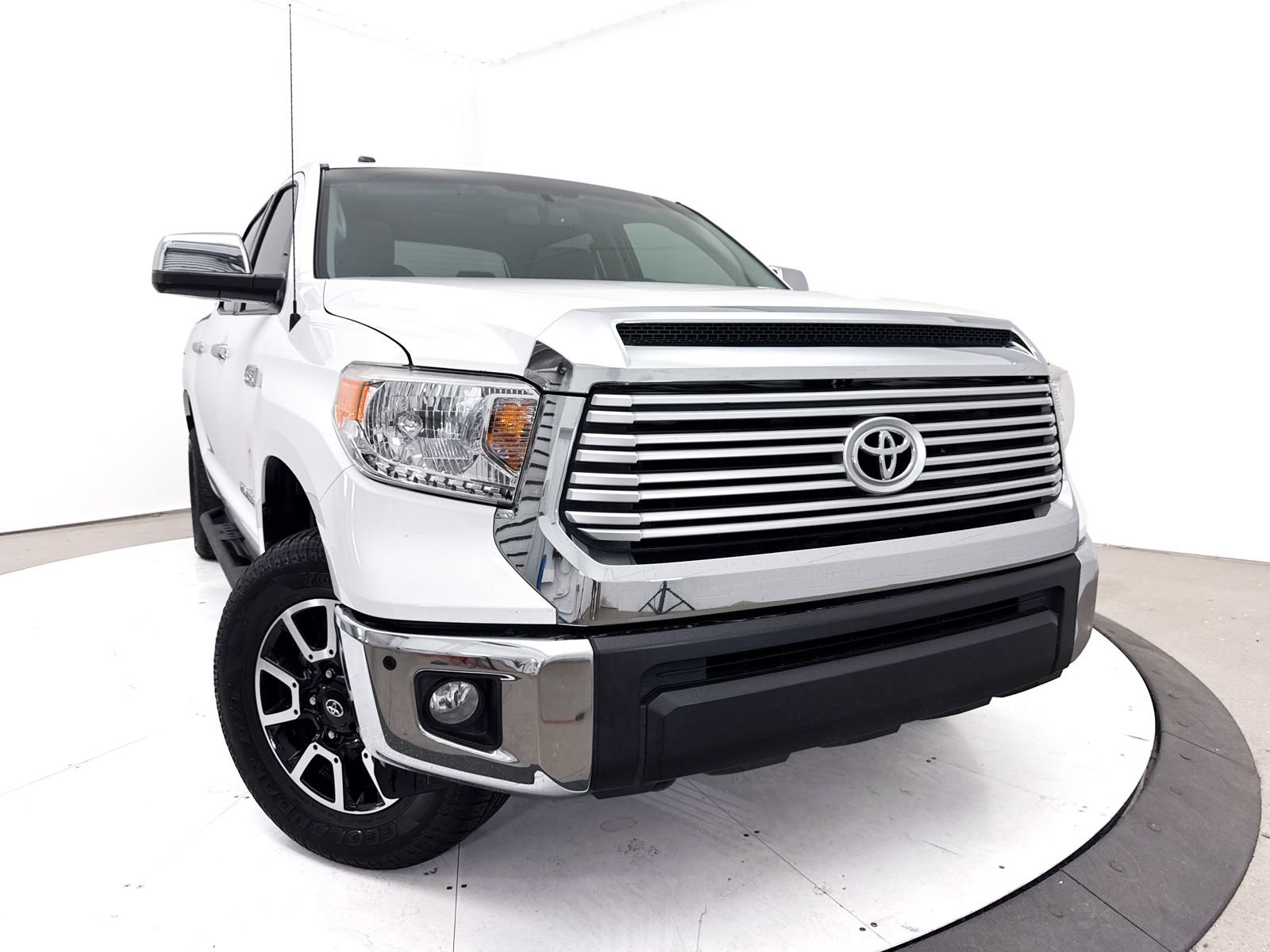 Used 2016 Toyota Tundra Limited w/ Limited Premium Package AWD/4WD image 7