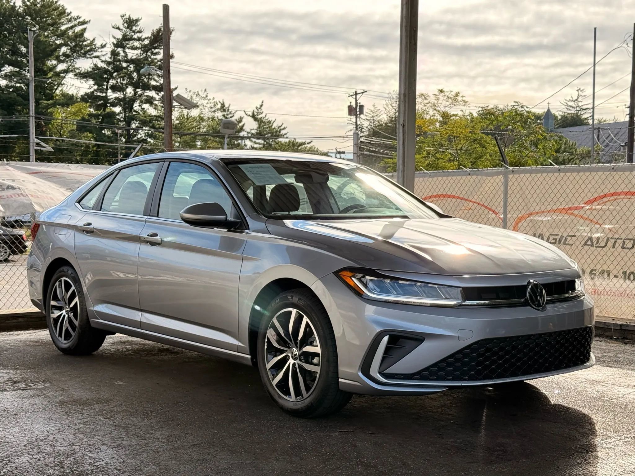 Used 2025 Volkswagen Jetta SE image 55