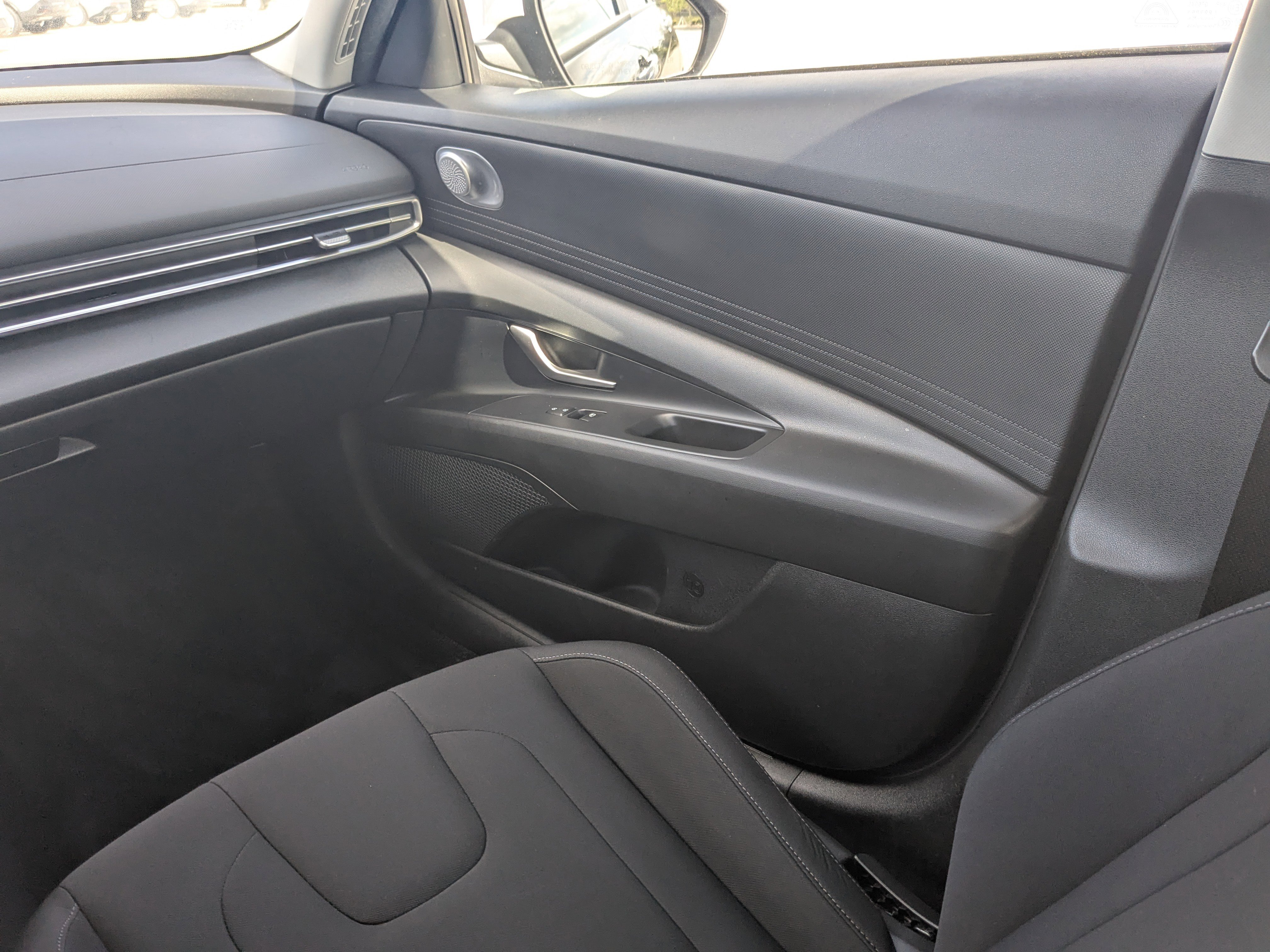 Used 2022 Hyundai Elantra SEL FWD image 16