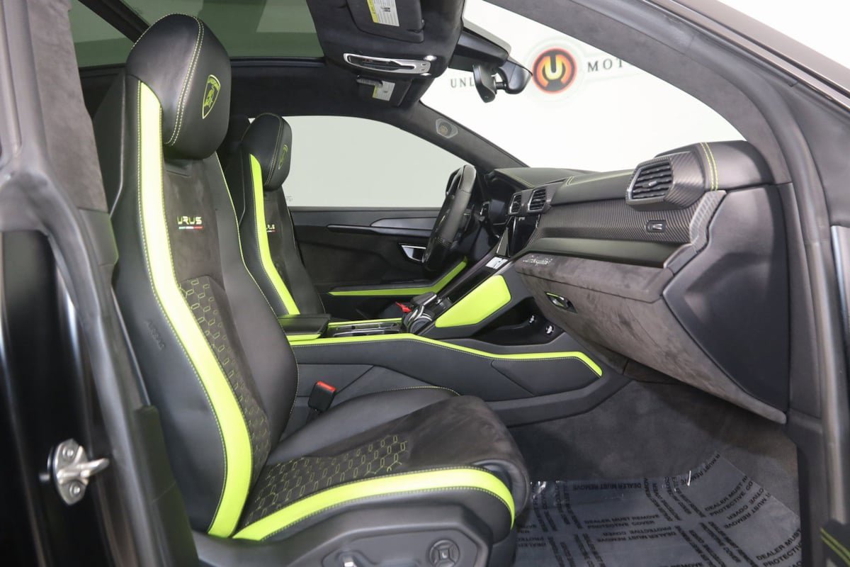 Used 2022 Lamborghini Urus AWD/4WD image 13