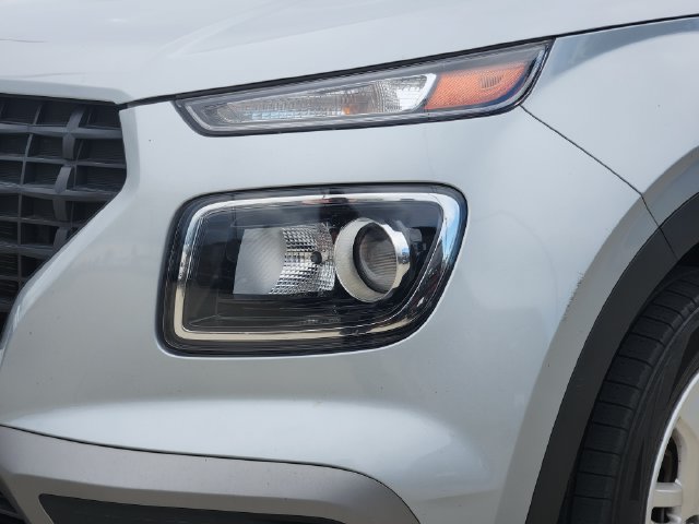 Used 2023 Hyundai Venue SE w/ Cargo Package FWD image 10