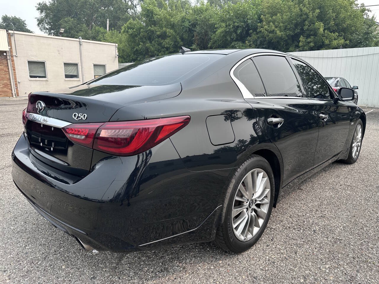 Used 2019 INFINITI Q50 Luxe w/ Essential Package (3.0T Luxe) AWD/4WD image 5