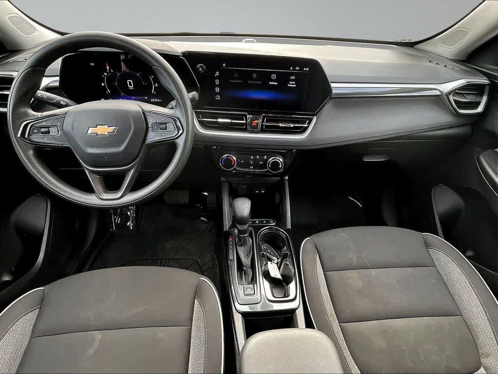 Used 2024 Chevrolet TrailBlazer LT w/ Driver Confidence Package AWD/4WD image 9