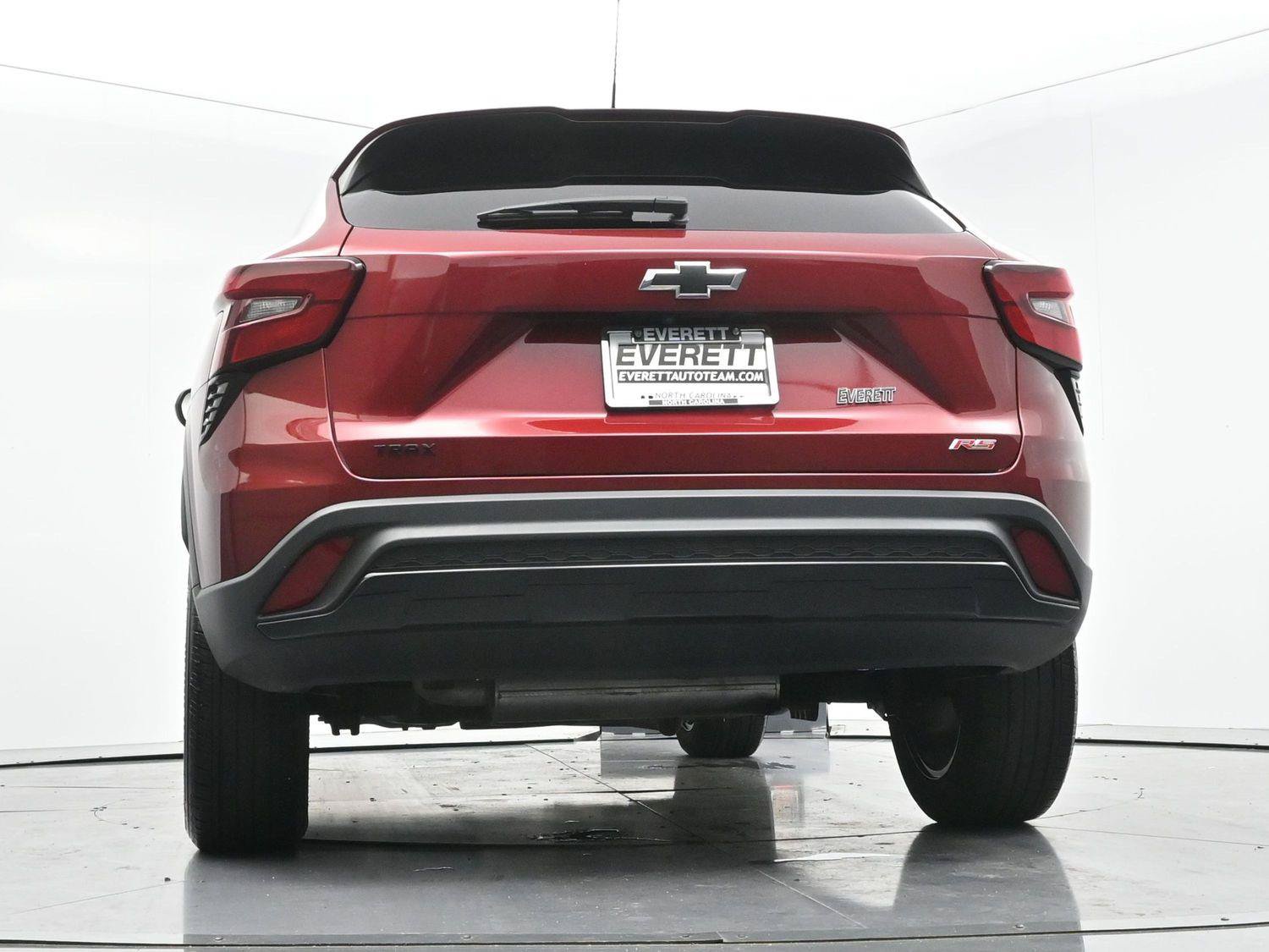 Used 2024 Chevrolet Trax RS w/ Driver Confidence Package FWD image 44