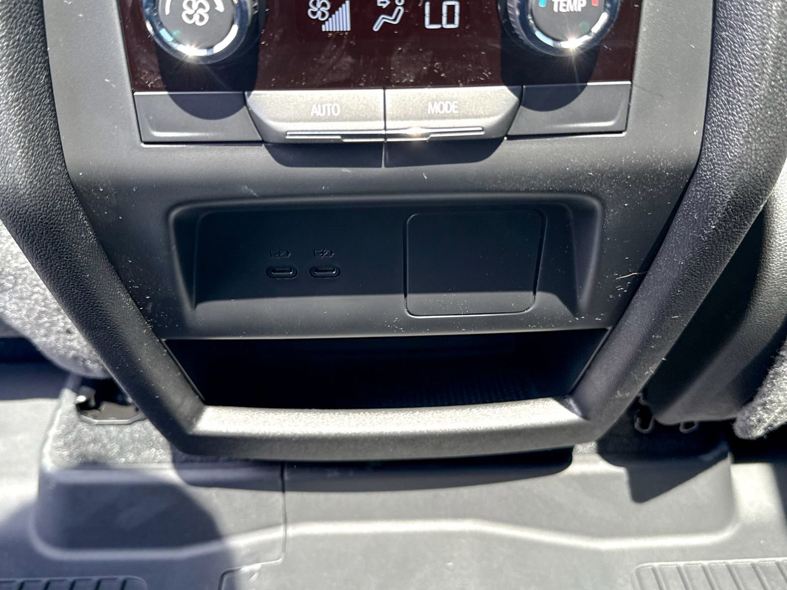 New 2026 Chevrolet Traverse LT w/ Sun and Wheel Package AWD/4WD image 24