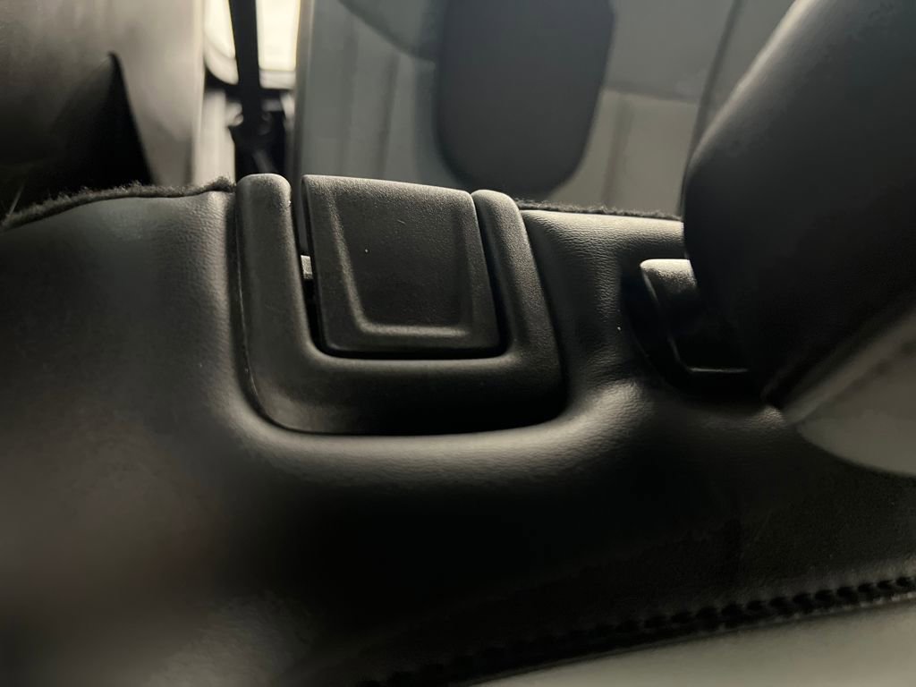 Used 2021 Ford Explorer XLT w/ Equipment Group 202A image 20