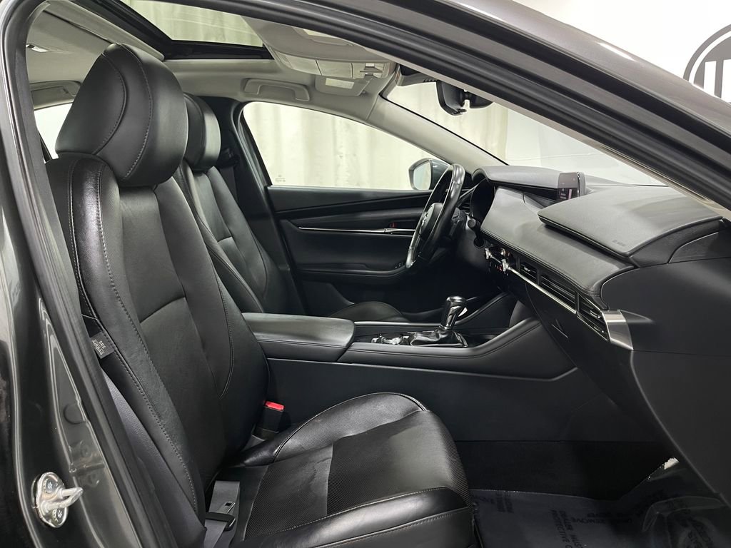 Used 2020 MAZDA MAZDA3 AWD Sedan w/ Premium Package image 30
