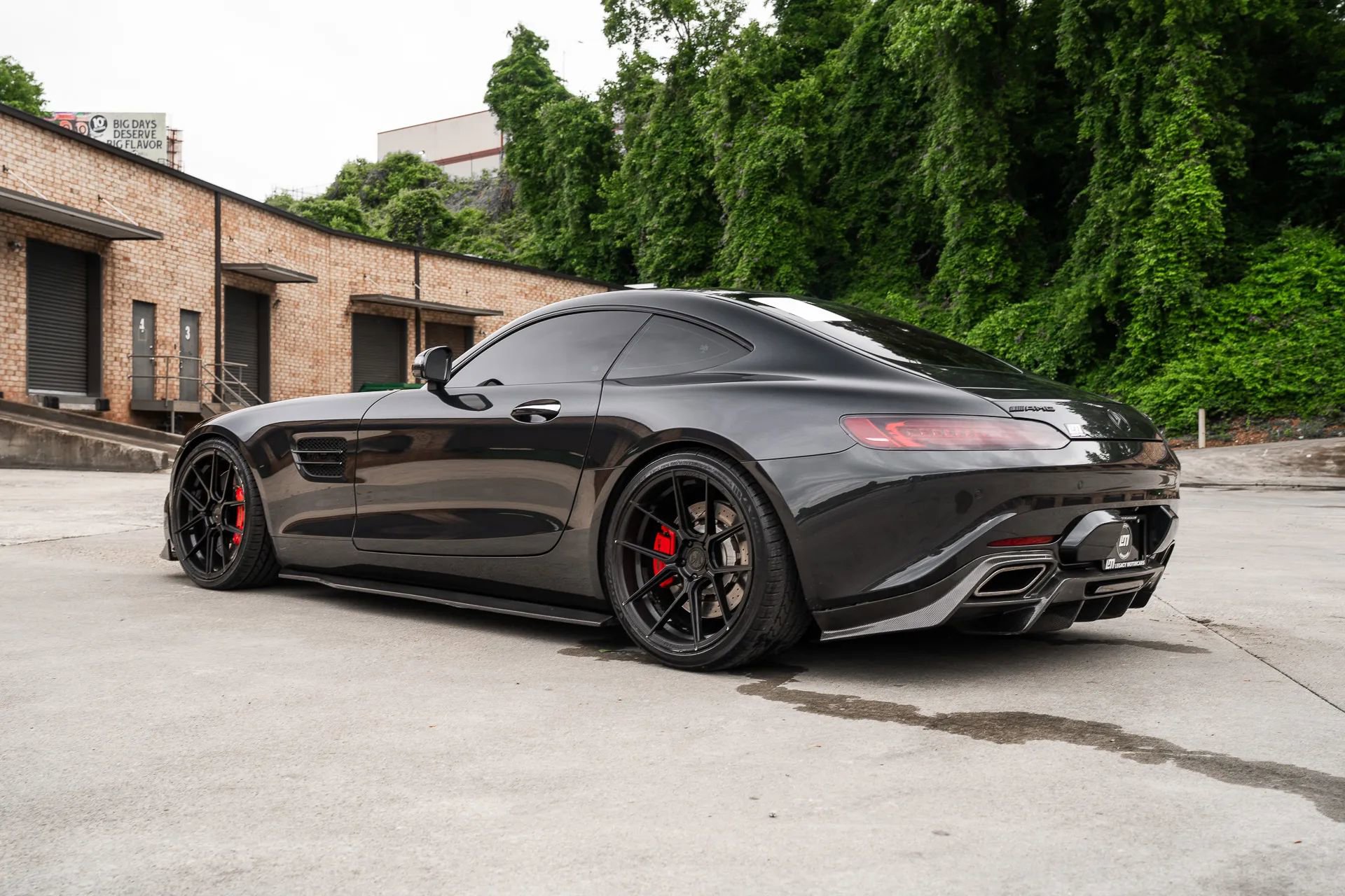 Used 2016 Mercedes-Benz AMG GT S w/ Exclusive Interior Package image 6