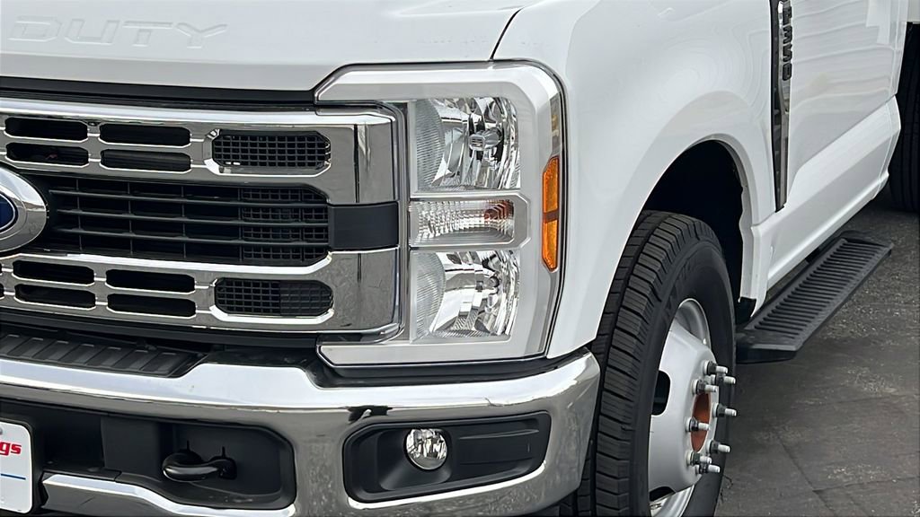 New 2025 Ford F350 XLT w/ XLT Value Package RWD image 3