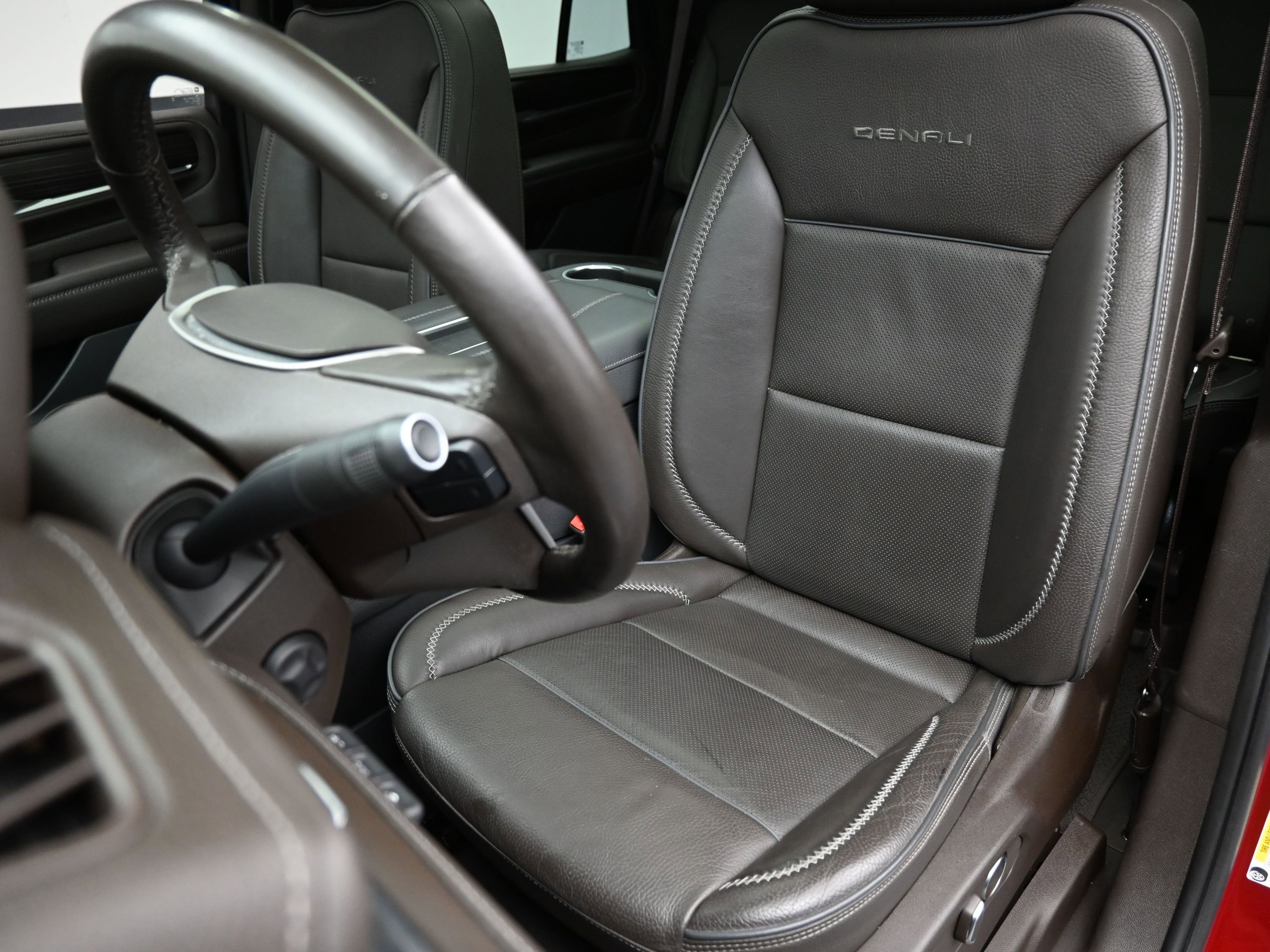 Used 2021 GMC Yukon Denali w/ Denali Ultimate Package image 21