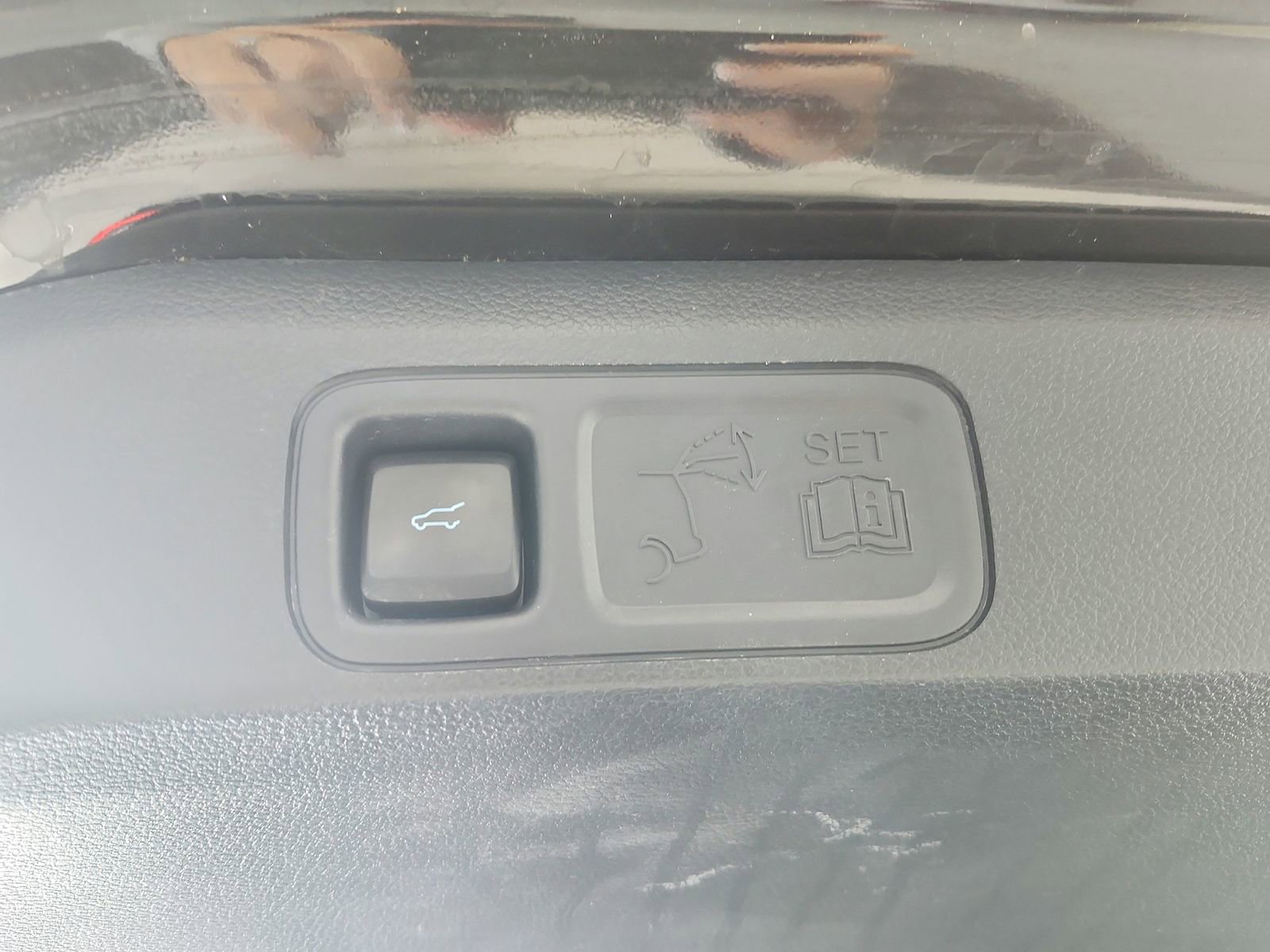 Used 2024 Ford Expedition Limited image 45