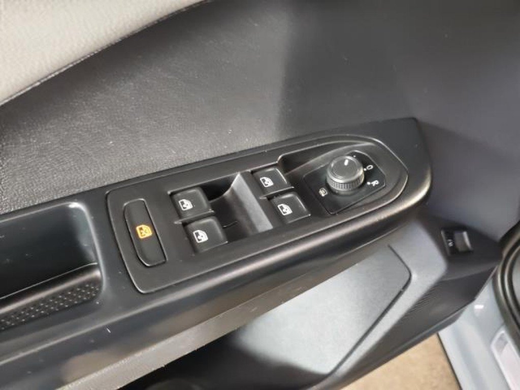 Used 2022 Volkswagen Taos SE AWD/4WD image 12
