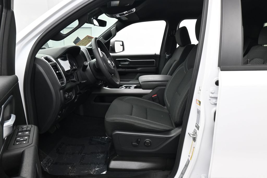Used 2025 RAM 1500 Big Horn AWD/4WD image 11