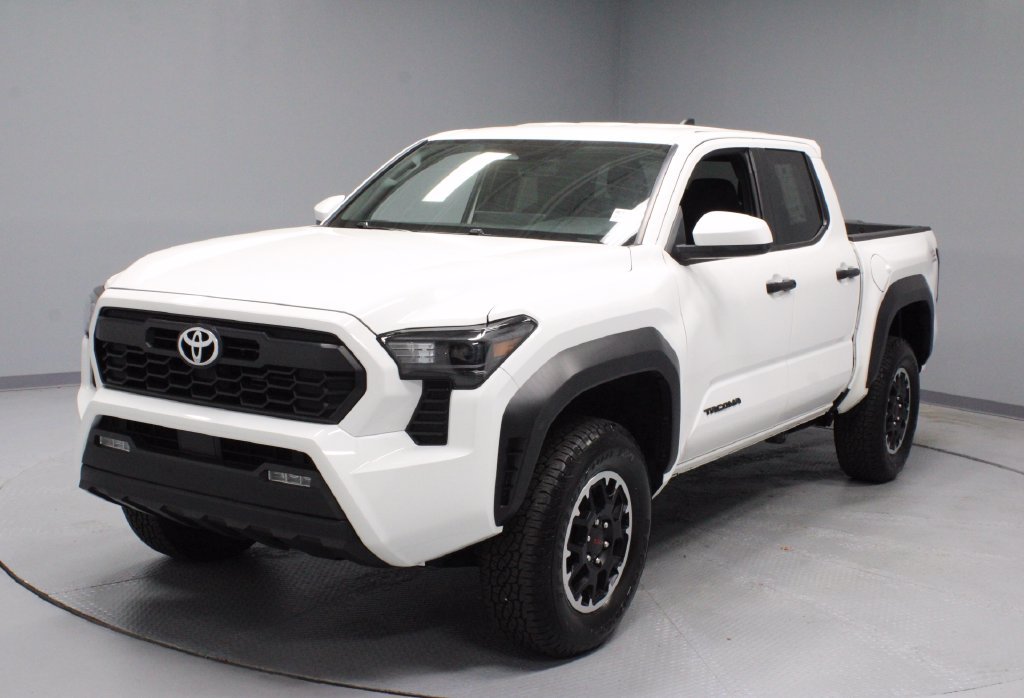 Used 2025 Toyota Tacoma TRD Off-Road AWD/4WD image 6