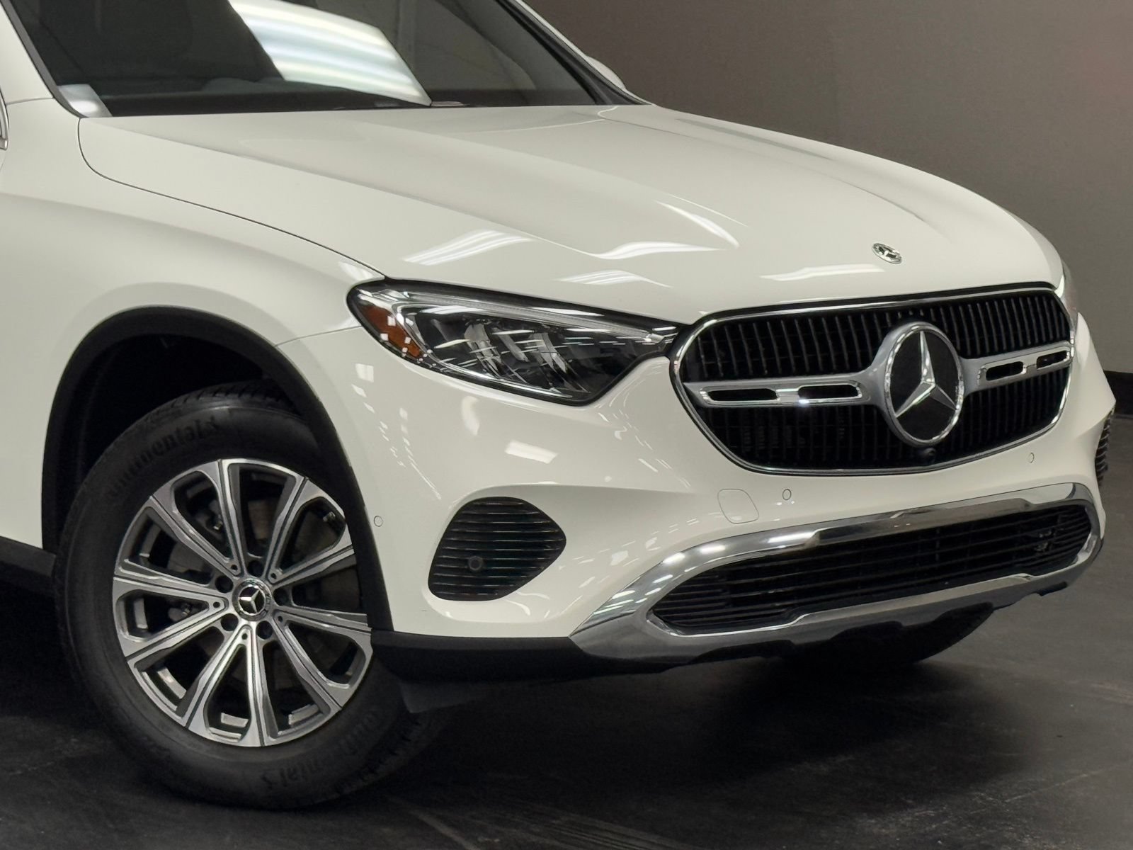 Used 2023 Mercedes-Benz GLC 300 image 3