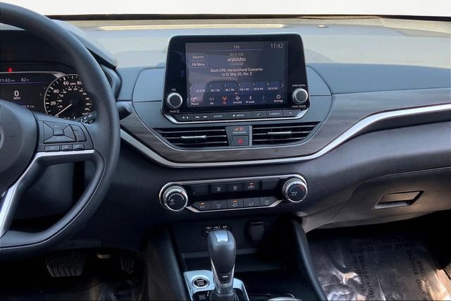 Used 2024 Nissan Altima 2.5 SV image 9