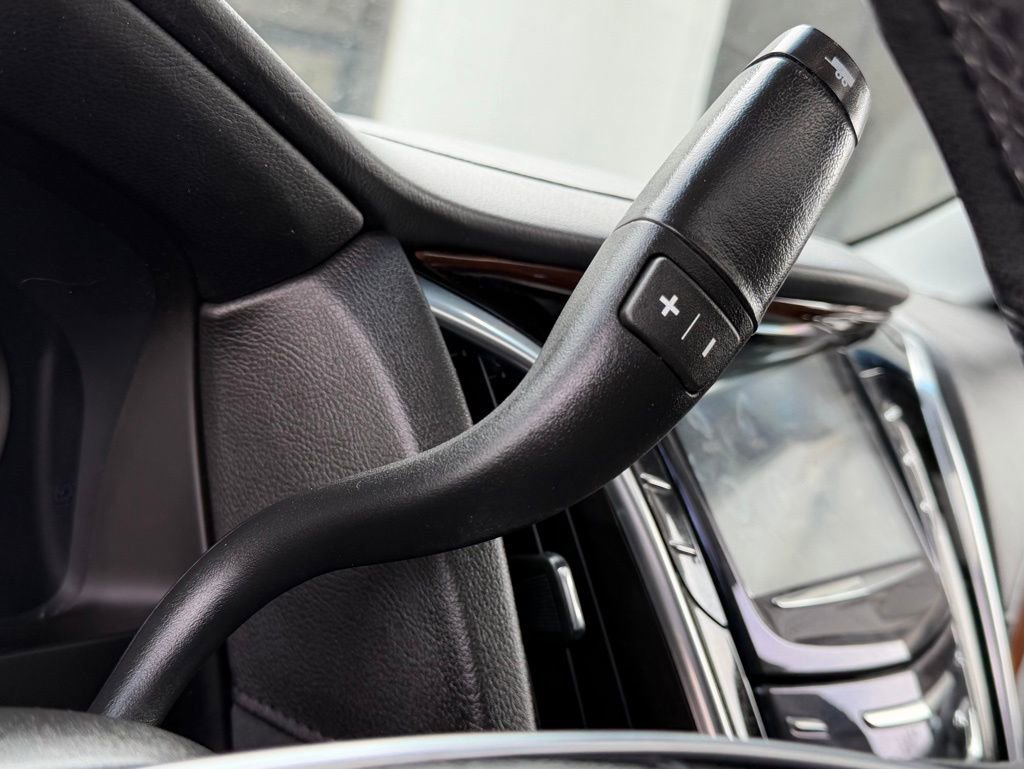 Used 2018 Cadillac Escalade ESV Premium Luxury image 41