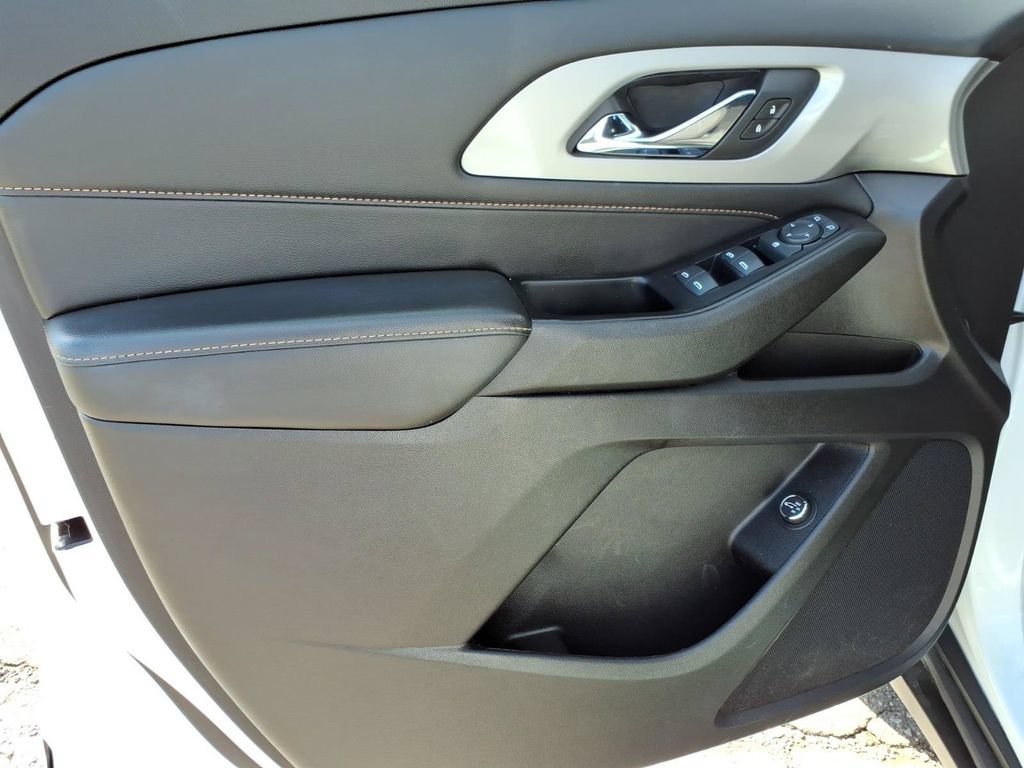Used 2019 Chevrolet Traverse LT FWD image 14