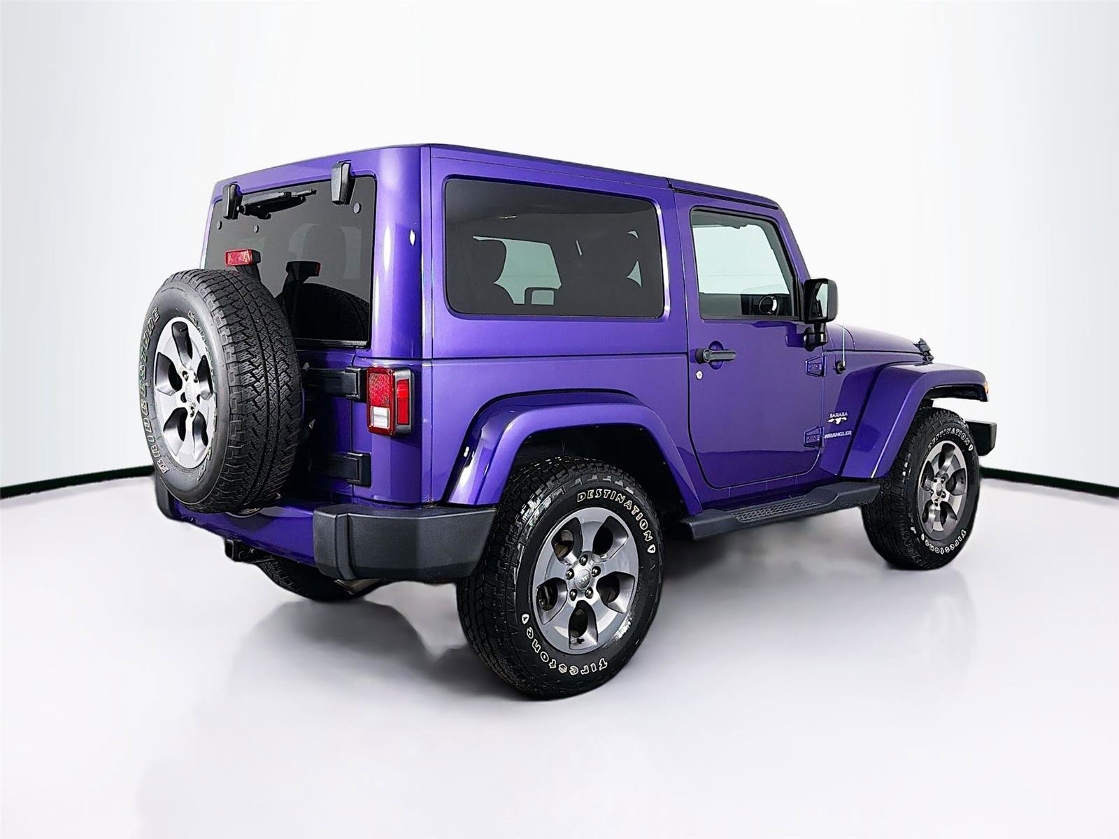 Used 2017 Jeep Wrangler Sahara w/ Connectivity Group AWD/4WD image 7