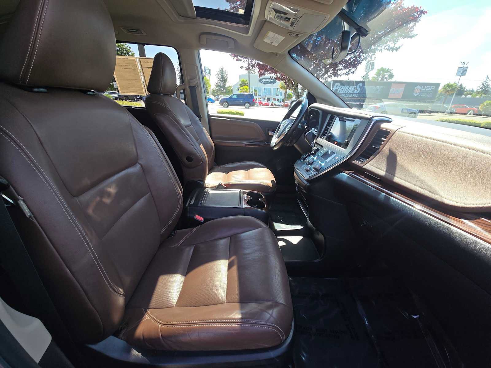 Used 2015 Toyota Sienna Limited AWD/4WD image 11