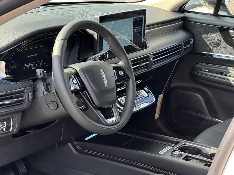 New 2025 Lincoln Corsair Reserve w/ Jet Appearance Package image 15