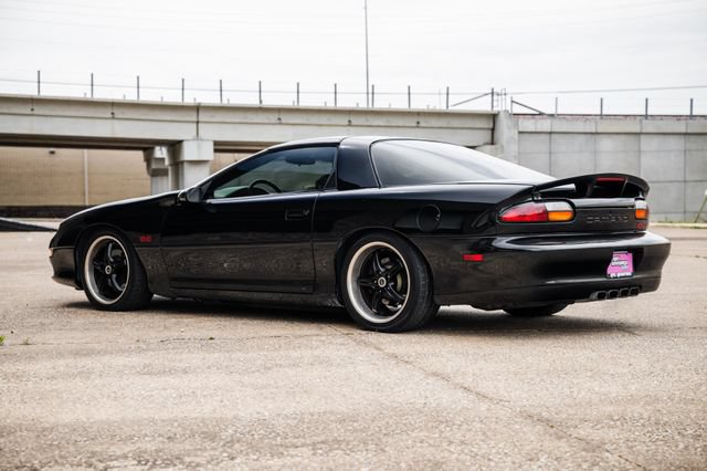 Used 2002 Chevrolet Camaro Z28 w/ SS Performance/Appearance Pkg RWD image 47