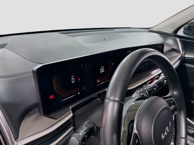 Certified 2024 Kia Sorento S image 9